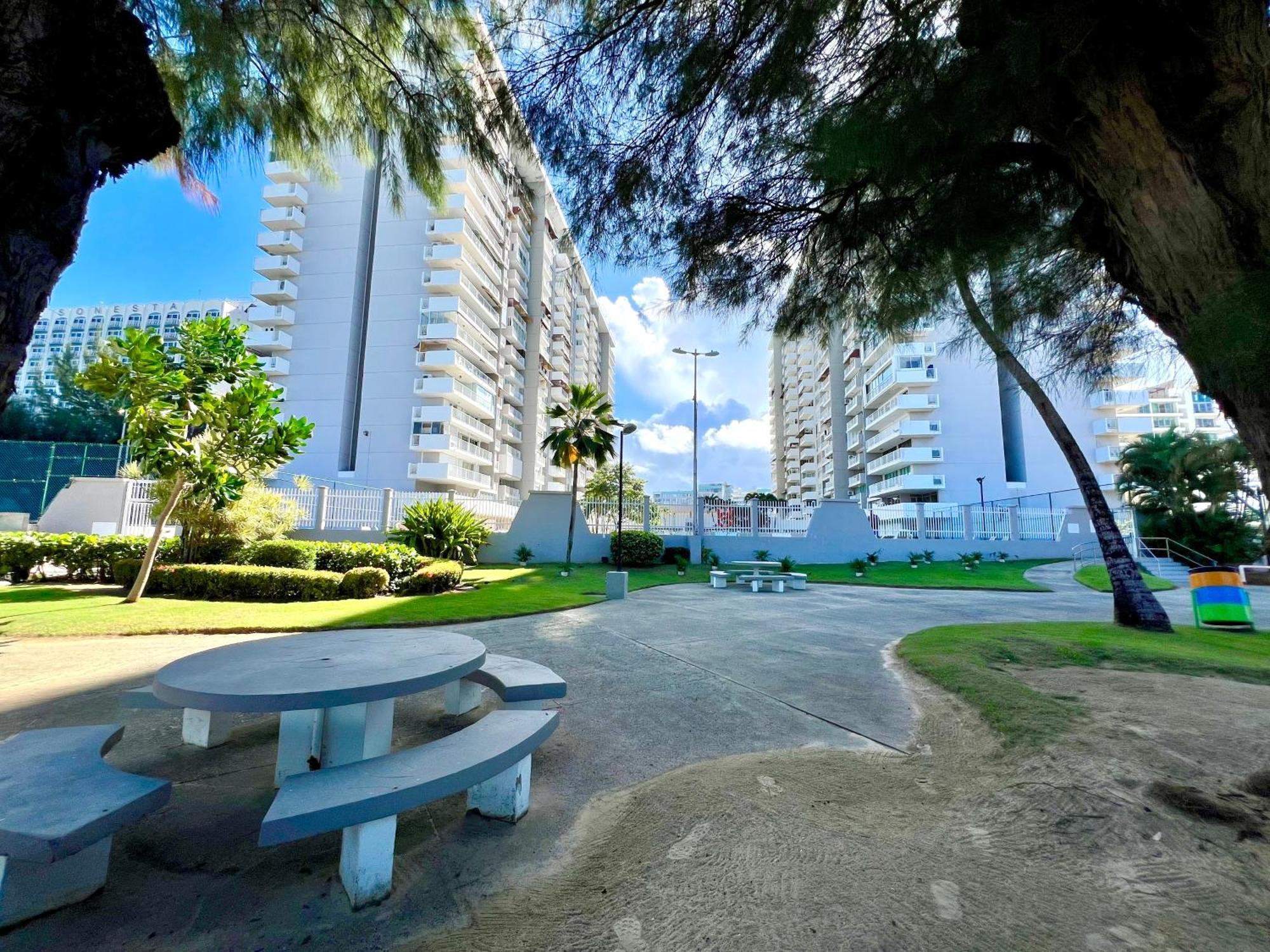 Ocean View Apt On Isla Verde In A 14Th Floor Сан Хуан Екстериор снимка